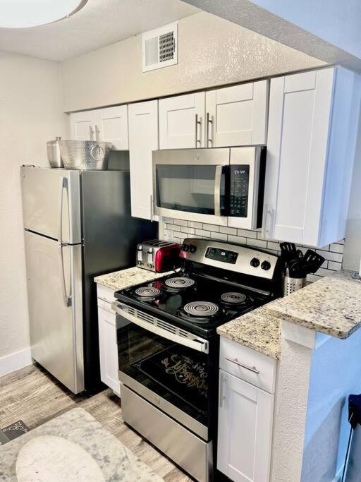 Lovely 2-Bedroom Condo Next To At&T Stadium อาร์ลิงตัน ภายนอก รูปภาพ