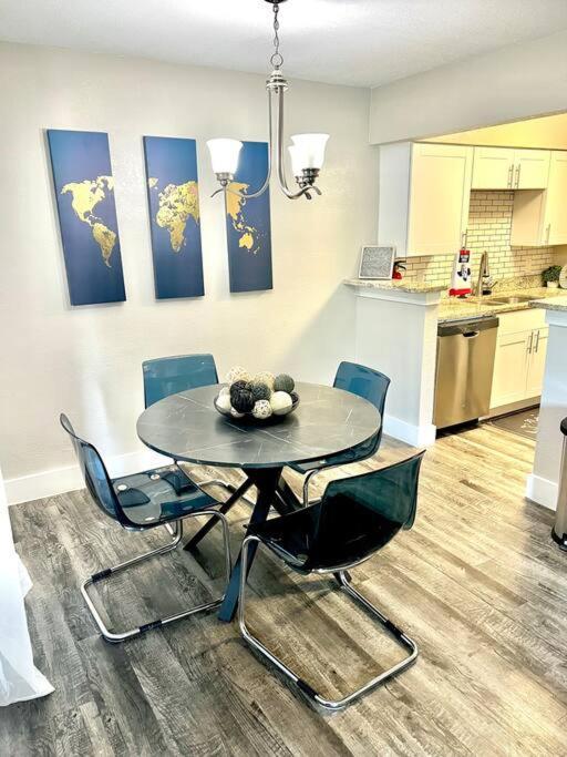 Lovely 2-Bedroom Condo Next To At&T Stadium อาร์ลิงตัน ภายนอก รูปภาพ