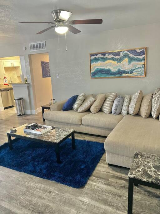 Lovely 2-Bedroom Condo Next To At&T Stadium อาร์ลิงตัน ภายนอก รูปภาพ