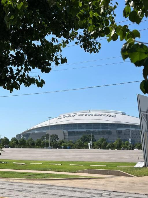Lovely 2-Bedroom Condo Next To At&T Stadium อาร์ลิงตัน ภายนอก รูปภาพ