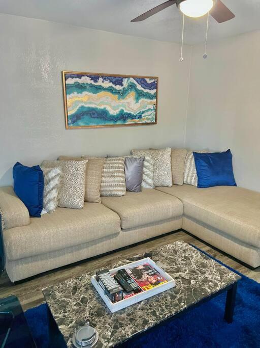 Lovely 2-Bedroom Condo Next To At&T Stadium อาร์ลิงตัน ภายนอก รูปภาพ